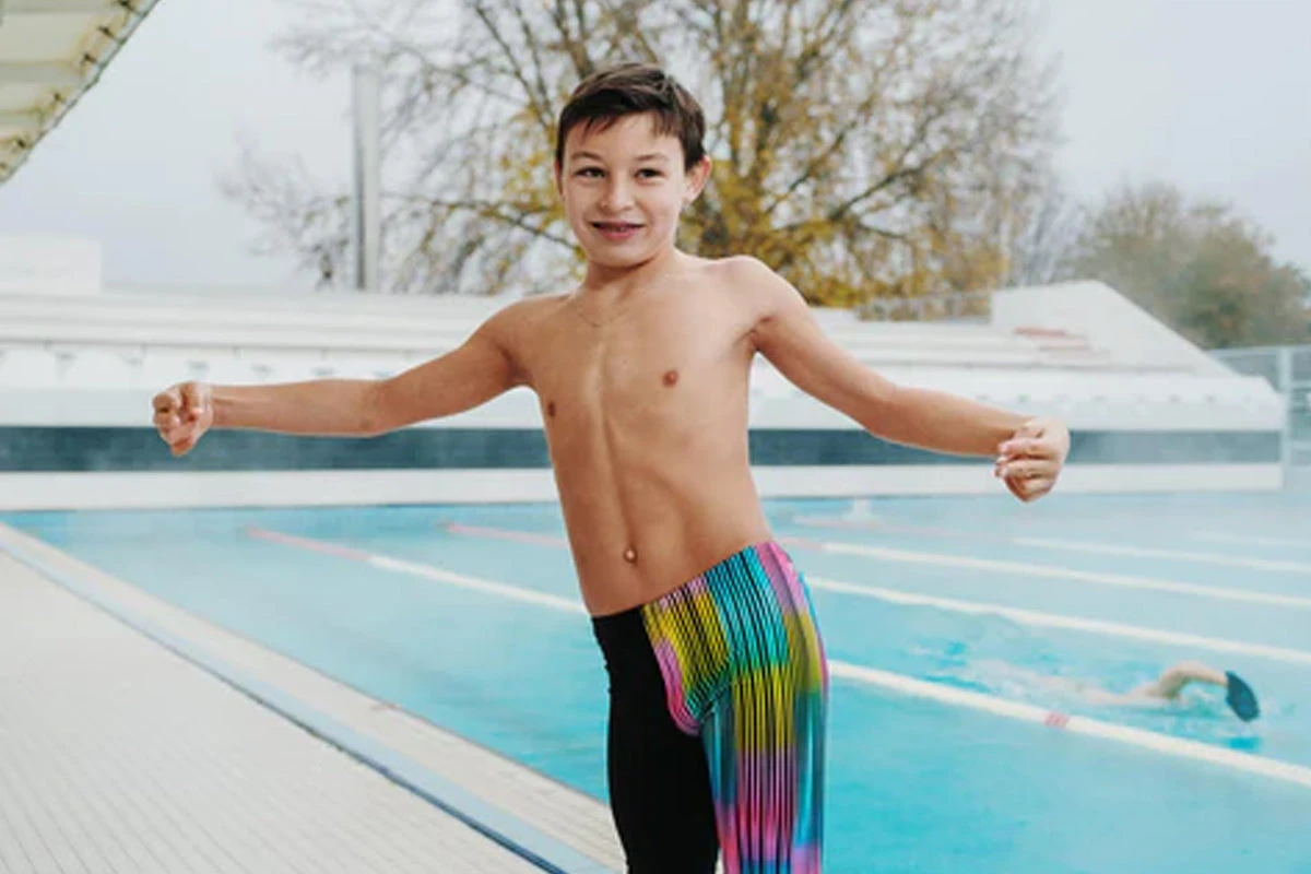 Speedo - Boys Hyperchromatic Allover Digital Jammer - Black/Red 9 Speedo - Boys Hyperchromatic Allover Digital Jammer - Black/Red - Image 7